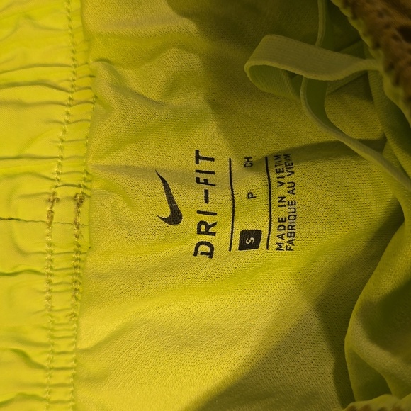 Nike Green Athletic Shorts Dri-FIT Comfort - Picture 2 of 3